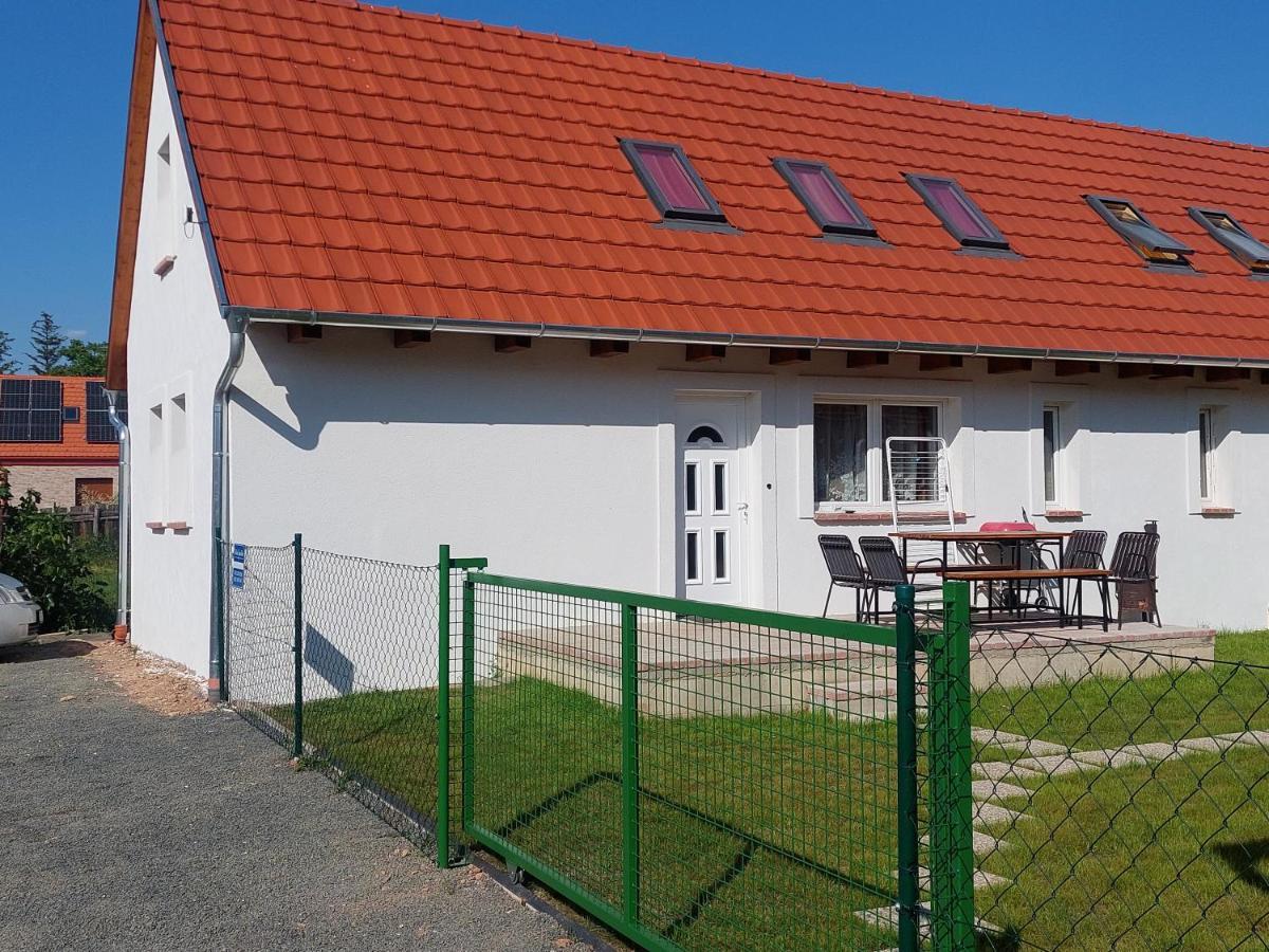 Orban Nyaralohaz Villa Kovagoors Eksteriør bilde